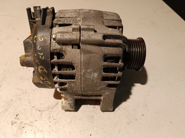 bontott FORD FOCUS III Generátor