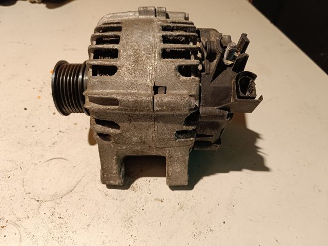 bontott FORD FOCUS III Generátor