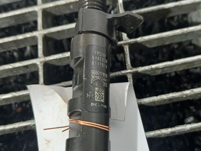 bontott FORD FOCUS III Porlasztó (1 db)