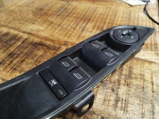 bontott FORD FOCUS III Ablakemelő és Tükör Kapcsoló