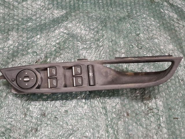 bontott FORD FOCUS III Ablakemelő Kapcsoló Négyes / Kettes