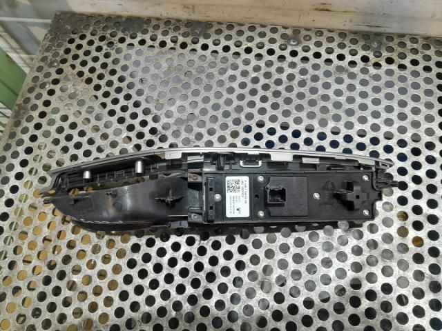 bontott FORD FOCUS III Ablakemelő Kapcsoló Négyes / Kettes