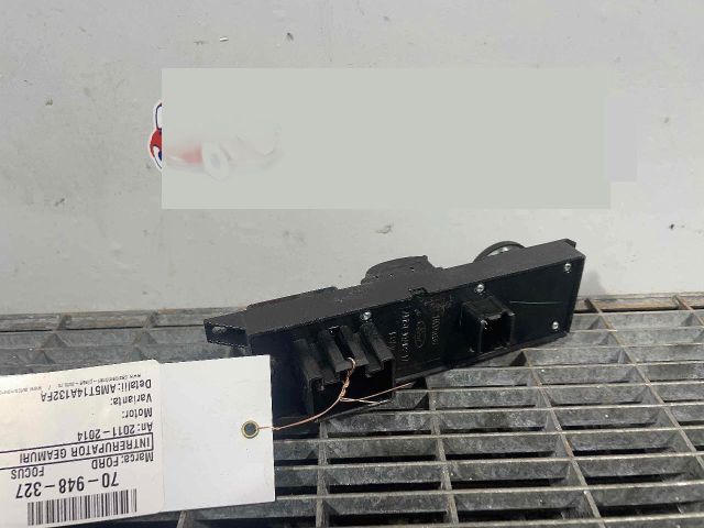 bontott FORD FOCUS III Ablakemelő Kapcsoló Négyes / Kettes