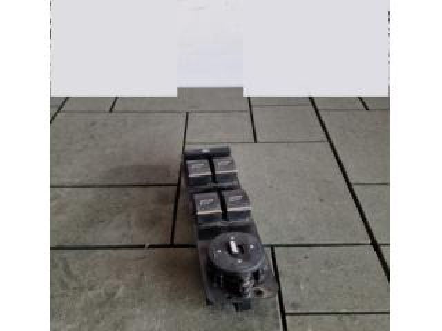 bontott FORD FOCUS III Ablakemelő Kapcsoló Négyes / Kettes