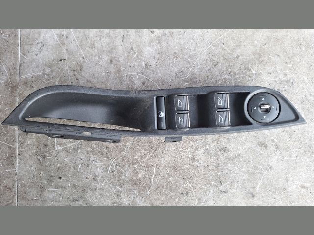 bontott FORD FOCUS III Ablakemelő Kapcsoló Négyes / Kettes