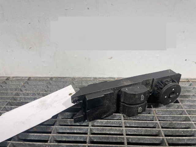 bontott FORD FOCUS III Ablakemelő Kapcsoló Négyes / Kettes