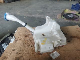 bontott FORD FOCUS III Ablakmosó Tartály