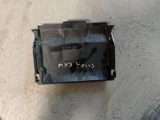 bontott FORD FOCUS III Akkumulátor Fedél