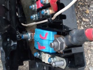 bontott FORD FOCUS III Akkumulátor Saru Elektronikával