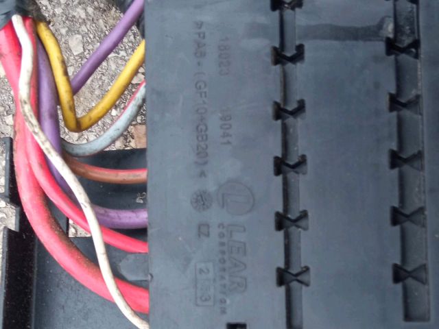 bontott FORD FOCUS III Akkumulátor Saru Elektronikával