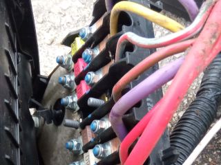 bontott FORD FOCUS III Akkumulátor Saru Elektronikával