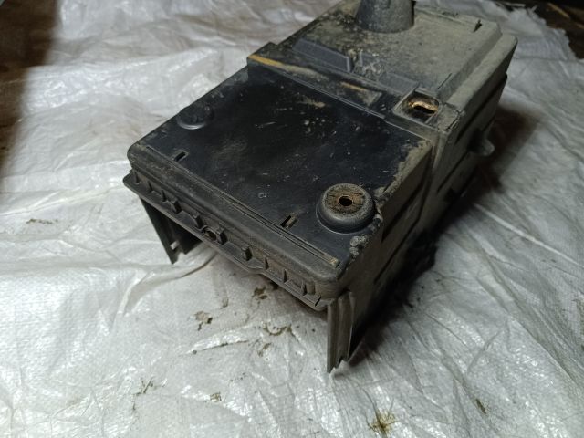 bontott FORD FOCUS III Akkumulátor Tartó