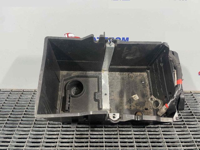 bontott FORD FOCUS III Akkumulátor Tartó