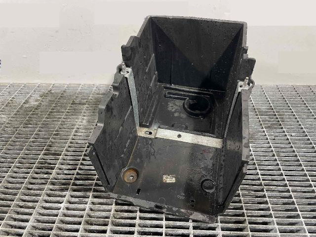 bontott FORD FOCUS III Akkumulátor Tartó