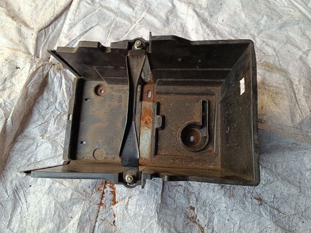 bontott FORD FOCUS III Akkumulátor Tartó