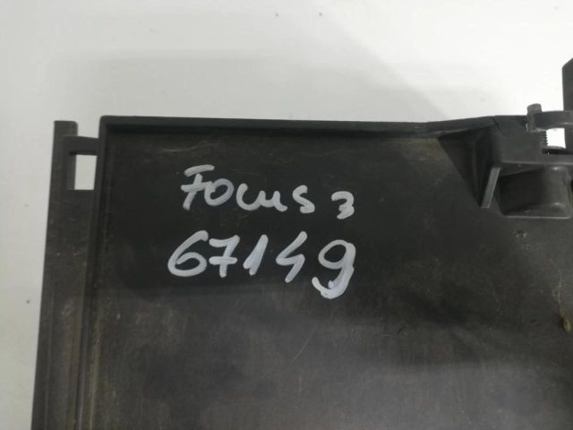 bontott FORD FOCUS III Akkumulátor Tartó