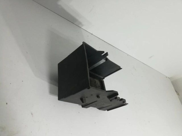 bontott FORD FOCUS III Akkumulátor Tartó