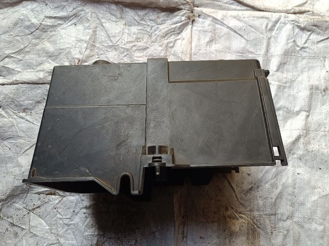 bontott FORD FOCUS III Akkumulátor Tartó