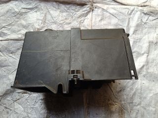 bontott FORD FOCUS III Akkumulátor Tartó