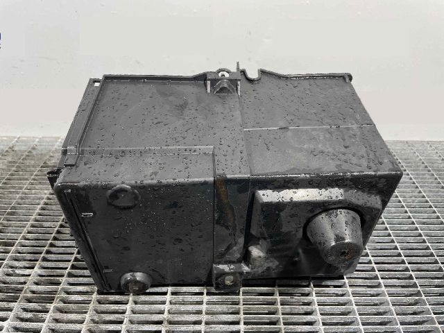 bontott FORD FOCUS III Akkumulátor Tartó