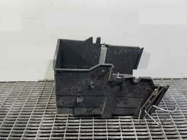 bontott FORD FOCUS III Akkumulátor Tartó