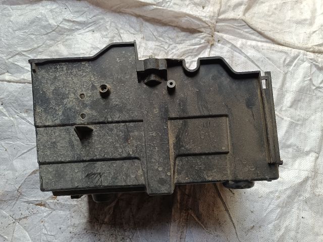 bontott FORD FOCUS III Akkumulátor Tartó