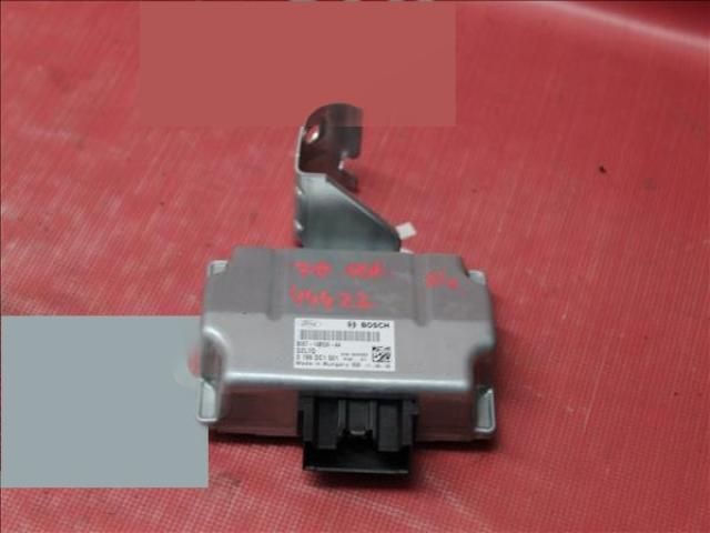 bontott FORD FOCUS III Akkumulátor Vezérlő Panel