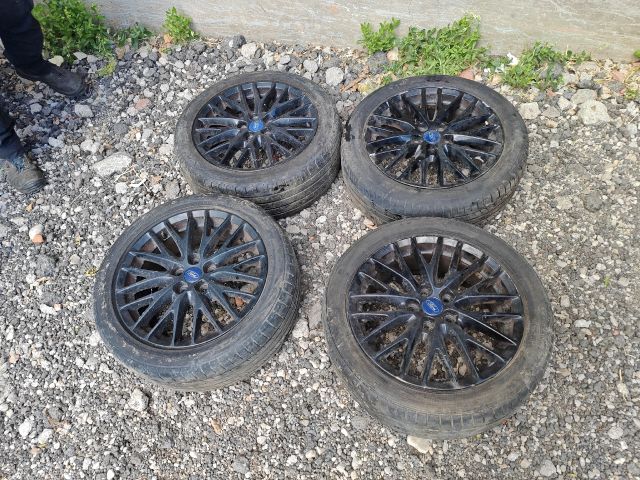 bontott FORD FOCUS III Alufelni Szett Gumival