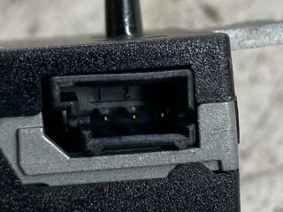 bontott FORD FOCUS III Antenna Erősítő