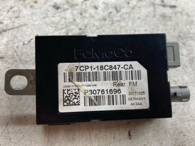 bontott FORD FOCUS III Antenna Erősítő