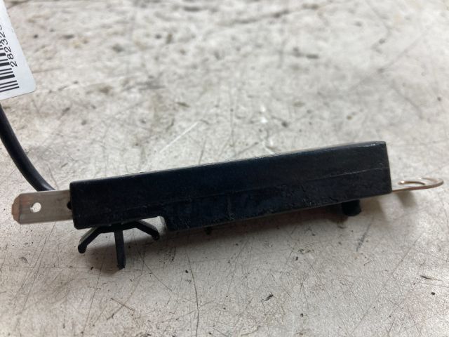 bontott FORD FOCUS III Antenna Erősítő