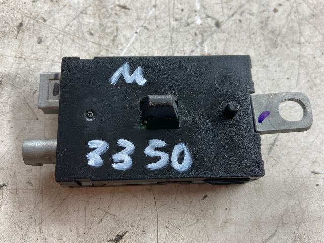 bontott FORD FOCUS III Antenna Erősítő