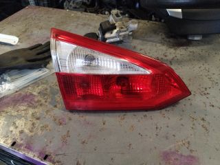 bontott FORD FOCUS III Bal Belső Hátsó Lámpa