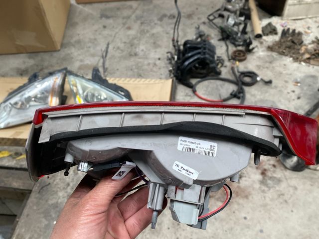 bontott FORD FOCUS III Bal Belső Hátsó Lámpa