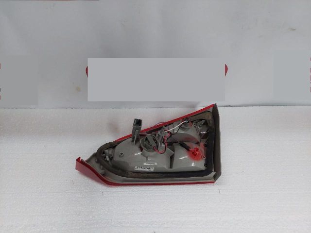 bontott FORD FOCUS III Bal Belső Hátsó Lámpa