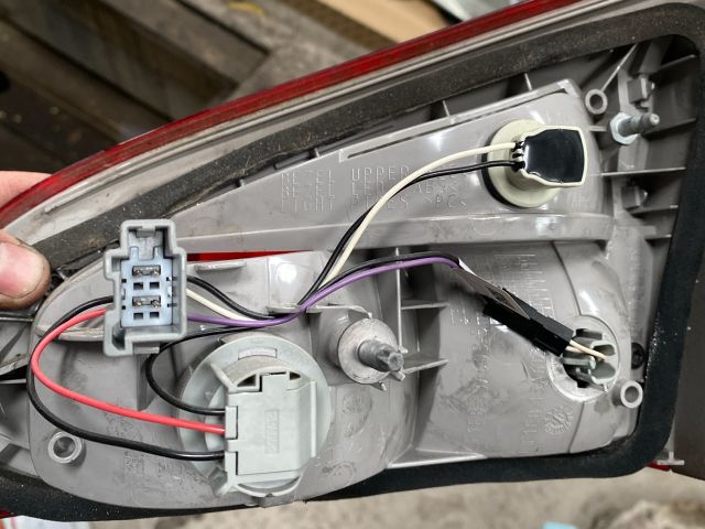 bontott FORD FOCUS III Bal Belső Hátsó Lámpa