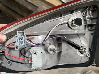 bontott FORD FOCUS III Bal Belső Hátsó Lámpa