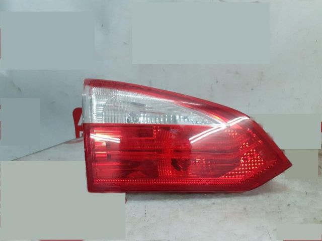 bontott FORD FOCUS III Bal Belső Hátsó Lámpa