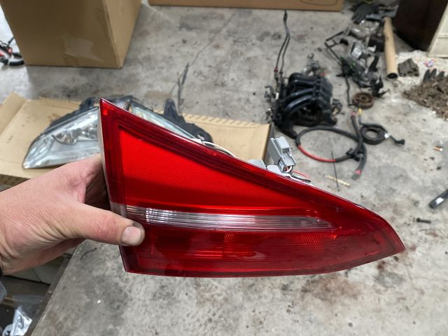 bontott FORD FOCUS III Bal Belső Hátsó Lámpa