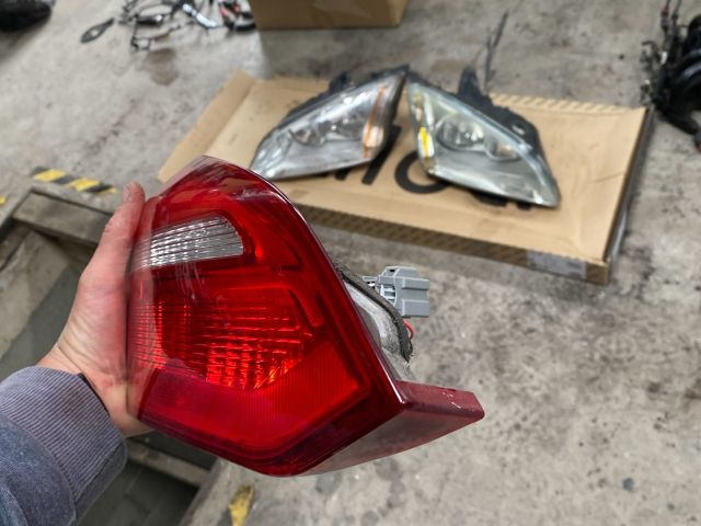 bontott FORD FOCUS III Bal Belső Hátsó Lámpa