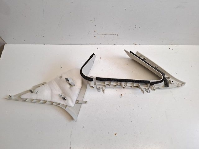 bontott FORD FOCUS III Bal C Oszlop Burkolat