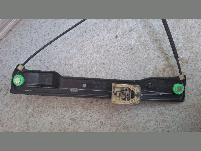 bontott FORD FOCUS III Bal első Ablakemelő Elektronika