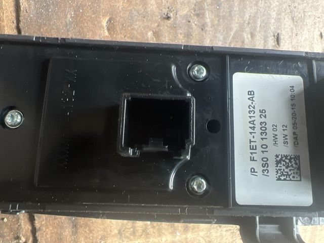 bontott FORD FOCUS III Bal első Ablakemelő Kapcsoló