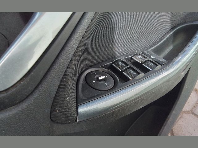 bontott FORD FOCUS III Bal első Ablakemelő Kapcsoló