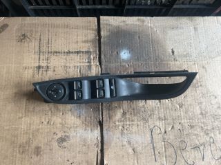 bontott FORD FOCUS III Bal első Ablakemelő Kapcsoló