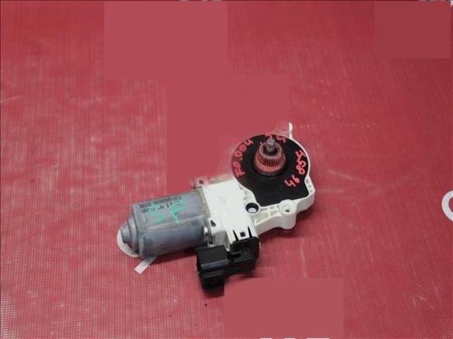 bontott FORD FOCUS III Bal első Ablakemelő Motor