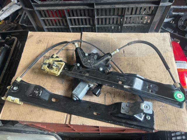 bontott FORD FOCUS III Bal első Ablakemelő Szerkezet (Elektromos)