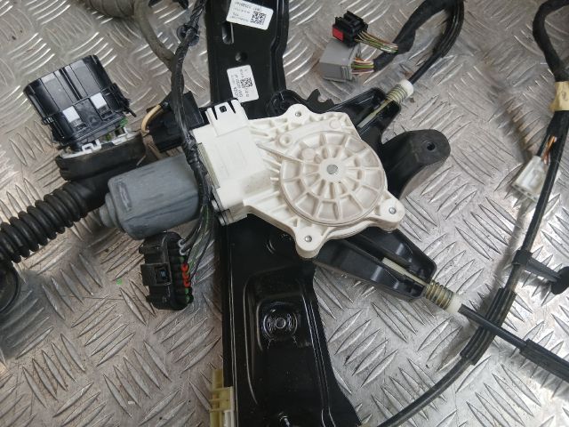 bontott FORD FOCUS III Bal első Ablakemelő Szerkezet (Elektromos)