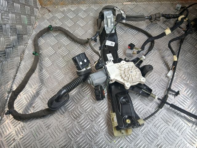 bontott FORD FOCUS III Bal első Ablakemelő Szerkezet (Elektromos)