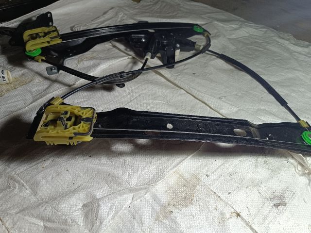 bontott FORD FOCUS III Bal első Ablakemelő Szerkezet (Elektromos)